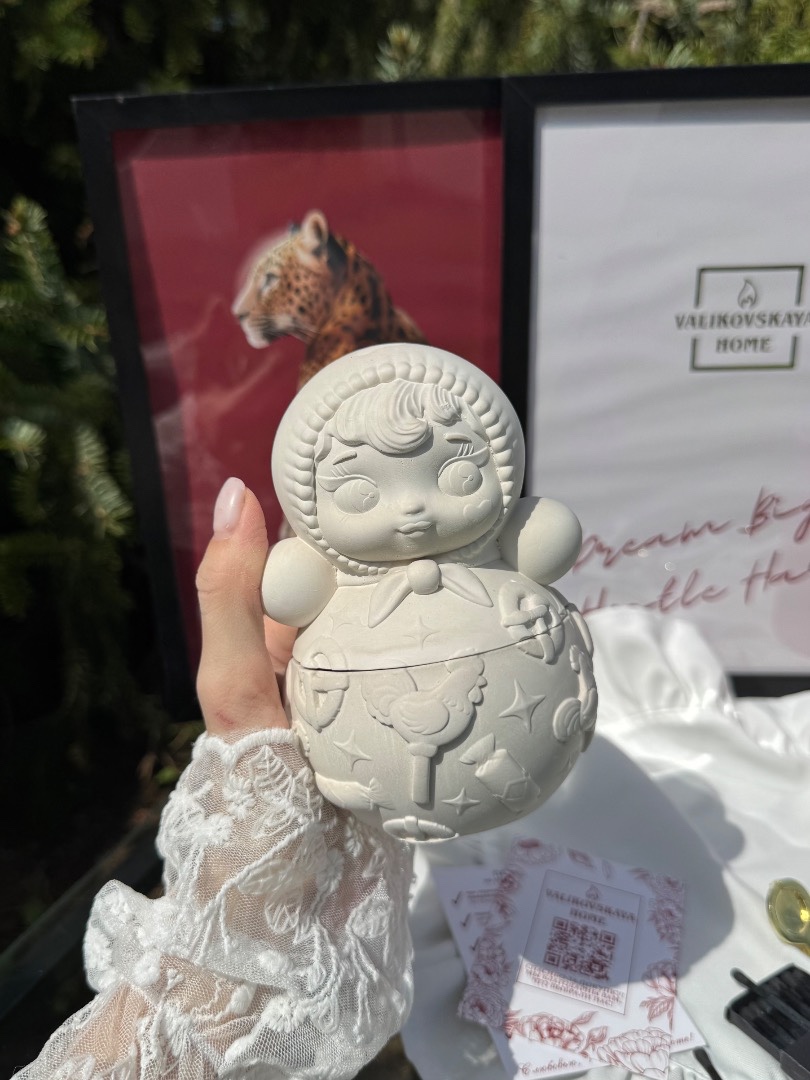 Неваляшка Лола